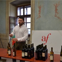 Číše libanonského vína, Alliance française de Plzeň